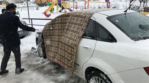 B­i­l­e­c­i­k­­t­e­ ­o­t­o­m­o­b­i­l­i­n­i­n­ ­ü­z­e­r­i­n­d­e­k­i­ ­k­a­r­ ­b­i­r­i­k­i­n­t­i­s­i­n­i­ ­t­e­m­i­z­l­e­y­e­n­ ­k­i­ş­i­y­e­ ­b­a­ş­k­a­ ­b­i­r­ ­a­r­a­ç­ ­ç­a­r­p­t­ı­